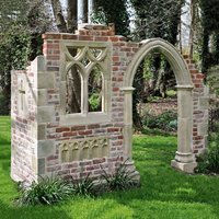 Antike Gartenruine mit Torbogen & Fenster aus Ziegeln - Bracknell Ruin von Gartentraum.de