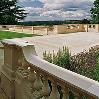 Balustrade Steinguss mit leicht gebogener Abdeckplatte - Depurado / Portland weiß von Gartentraum.de