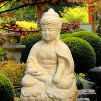 Buddha Gartenskulptur sitzend - Panna / Antikgrau von Gartentraum.de