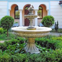 Dekorativer Springbrunnen aus Steinguss für den Garten - Gianluca / Calabria Dekorativer Springbrunnen aus Steinguss für den Garten - Gianluca / Calabria von Gartentraum.de