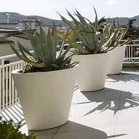 Eleganter Pflanzentopf im 2er Set für draußen als Sonderanfertigung - Virena Eleganter Pflanzentopf im 2er Set für draußen als Sonderanfertigung - Virena von Gartentraum.de