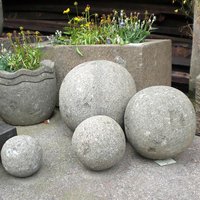 Garten Steinkugel aus Basanit - Tatonga / 20cm von Gartentraum.de