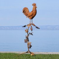 Gartenfigur Hahn auf Ast aus rostigem Stahl - Gallus von Gartentraum.de