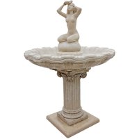 Griechischer Brunnen für den Garten mit badender Frau als Wasserspiel Figur - Lisa / Tyrolia von Gartentraum.de