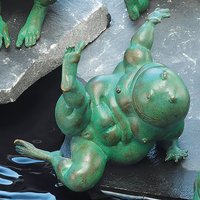 Grüne Froschskulptur aus Bronze - wetterfest - Emma von Gartentraum.de