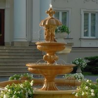 Imposanter Kaskadenbrunnen aus Steinguss mit Löwen Wasserspeiern und Putten Figur - Marcello / Antikia von Gartentraum.de