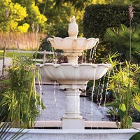 Kaskadenbrunnen aus Stein - florales Design - Hare Manor / Portland Weiß / ohne Pumpe von Gartentraum.de
