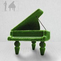 Klavier als Gartenplastik - Topiary - GFK & Kunstrasen - Finnjo von Gartentraum.de