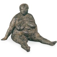 Kleine Deko Bronzefigur sitzende Frau in grau - Sitzende von Gartentraum.de