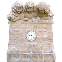 Kleine Steinguss Wand mit batteriebetriebender Uhr und Kindern - Agogo / Sand von Gartentraum.de