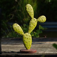 Kleiner immergrüner Kaktus aus Metall - besondere Gartenfigur - Fayola XS von Gartentraum.de