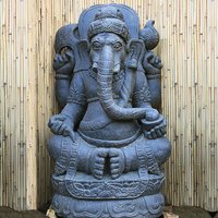 Kunstvolle Ganesha Skulptur aus Stein Handarbeit / 100 cm von Gartentraum.de