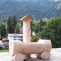 Kunstvoller Alpin Baumstamm Brunnen-Trog aus Holz - Allgäu Design - Monte Generoso / 120x120x35cm (HxBxDm) von Gartentraum.de