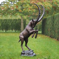 Lebensgroße Steinbock Gartenfigur aus Bronze - Steinbock Fokul von Gartentraum.de