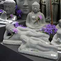 Liegende Buddha Steinfigur aus Steinguss / 60 cm von Gartentraum.de
