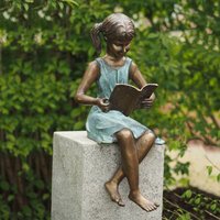 Mädchen liest Buch - Sitzende Bronze Mädchenfigur - Liliana von Gartentraum.de