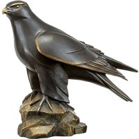 Männlicher Falke aus Bronze als Gartenfigur - Gerfalke von Gartentraum.de