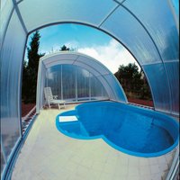 Maßgeschneiderte Poolabdeckung - abschließbar - aus Aluminium & Polycarbonat - Rubin Dritto / 2 Segmente - 350x430cm (BxL) von Gartentraum.de