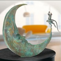 Maus tanzt auf Mondsichel mit Gesicht - limtierte Bronze - Dance avec la Lune von Gartentraum.de