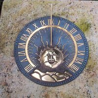 Metall Sonnenuhr Messing - Apollon von Gartentraum.de