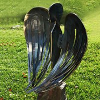 Moderne Engel Gartenfigur aus Schmiedebronze - Eramo von Gartentraum.de