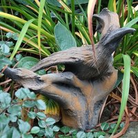 Moderne Gartenfigur Wiedehopf aus Steinguss - Wemento / Rosteffekt von Gartentraum.de