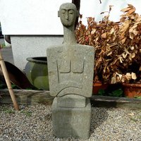 Moderne Gartenskulptur Mensch aus Naturstein  /  125 cm von Gartentraum.de