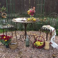 Nostalgisches Gartenmöbelset mit Tisch und Stühlen - Acier / rot von Gartentraum.de