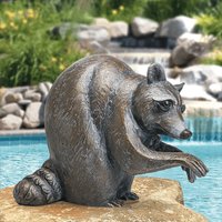 Robuste Gartenteich Deko - Bronze Tierfigur - Waschbär putzt von Gartentraum.de