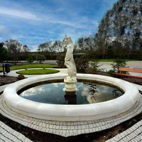 Schlichte Brunnen Einfassung aus Steinguss für Gartenbrunnen - Confina / Calabria von Gartentraum.de