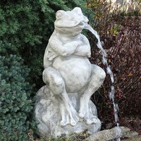 Sitzender Steinguss-Frosch als Wasserspeier - Alonso von Gartentraum.de