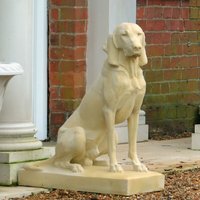 Skulptur Jagdhund für den Garten - Piet / Sand von Gartentraum.de