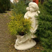 Steinguss Mädchen Skulptur mit Schubkarre zum Bepflanzen - Helia / Koryntia von Gartentraum.de