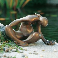 Stilistische Bronze Statue als Wasserspeier - limitiert - Mädchen mit Blume Stilistische Bronze Statue als Wasserspeier - limitiert - Mädchen mit Blume von Gartentraum.de