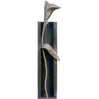 Stilvolle Calla aus Bronze für den Outdoorbereich - Orena / Calla in offener Vase, Standbefestigung von Gartentraum.de