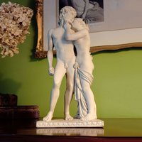 Stilvolle Liebespaar Aktskulptur aus Steinguss mit Sockel - Liebende / Olimpia von Gartentraum.de