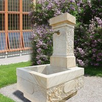 Stilvoller Gartenbrunnen aus Sandstein - Classico / 130x80x100cm von Gartentraum.de