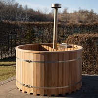 Traditioneller Außen Whirlpool aus Zedernholz mit Holzofen - rund - Bebti / ohne Abdeckung / 120cm von Gartentraum.de