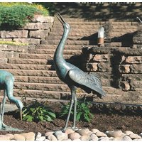 Vogelskulptur Kranich aus Bronze - grün - Kranich rufend Vogelskulptur Kranich aus Bronze - grün - Kranich rufend von Gartentraum.de