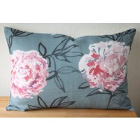 Pfingstrose, Wasser-Farbe-Motiv, Kissen in Leinen Pfingstrose, Wasser-Farbe-Motiv, Kissen in Leinen von GbrucedesignStudio