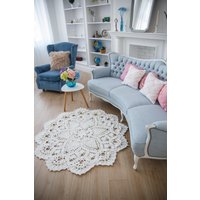 Handgefertigter Runder Teppich Handgefertigtes Riesen-Spitzendeckchen, Boho Kinderzimmer Dekor von Gebeya