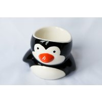 Hand Bemalt Keramik Schwarz Pinguin Eierbecher Frühstück Serviergeschenk Osterei Hand Bemalt Keramik Schwarz Pinguin Eierbecher Frühstück Serviergeschenk Osterei von GeeCeFa