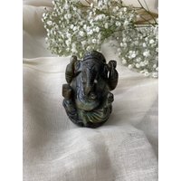 Diwali - Neues Werbegeschenk Lord Ganesha Statue Labradorit Geschnitzter Edelstein von GemsforSoul
