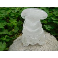 Bergkristall Karve Frosch Dekoration. Tierschnitzerei. Froschfigur. Sorgenstein Schnitzerei. Kristallschnitzerei. Wohnfigur. Handgemachtes Geschenk von GemstoneConcept