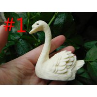 Tagua Nussschnitzerei Schwan Dekoration. Steinschnitzerei Süßes Küken. Tagua Nuss Carve Figur. Niedliche Küken Tier Dekoration Tagua Nussschnitzerei Schwan Dekoration. Steinschnitzerei Süßes Küken. Tagua Nuss Carve Figur. Niedliche Küken Tier Dekoration von GemstoneConcept
