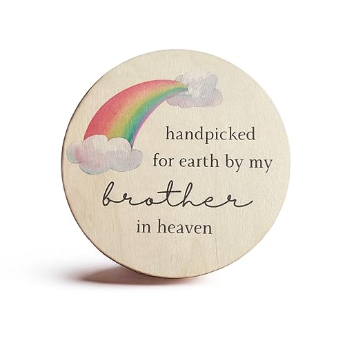 Handpicked by my Brother in Heaven Pregnancy Ankündigung Regenbogen Baby Schild von Prezzeluna