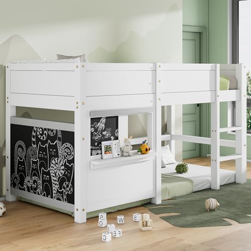 Hausbett im skandinavischen Stil mit Spiel- und Schlafbereich, Multifunktionales Etagenbett mit Tafel und Ablage, Robustes Kiefernholz, Modernes Design für Schlafzimmer von Generic