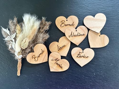 Holz Herz Namenskärtchen Tischdeko mit Name individuell graviert personalisierte Herzen Streuherzen Hochzeit Geburtstag Tischkarten von Generic