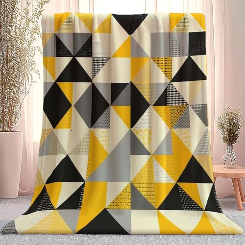 Kuscheldecke Flauschig Decke 100 x 130 cm Wohndecke Couchdecke Mikrofaser Sofaüberwurf Tagesdecke weiche warme Sofadecke mit Modernes Dreieck Motiv Gelb Schwarz von Generic