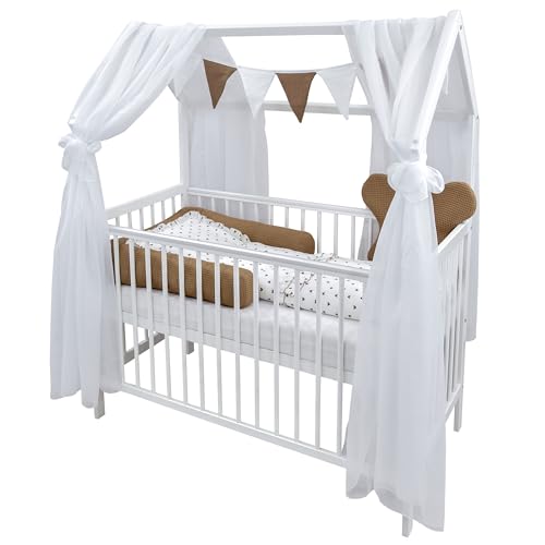Baby Delux Babybett Komplett Set Hausbett 60x120 cm weiß Rausfallschutz Kinderbett Matratze Bettwäsche Deko Set (Chiffonhimmel, Herzchen braun) von Generisch